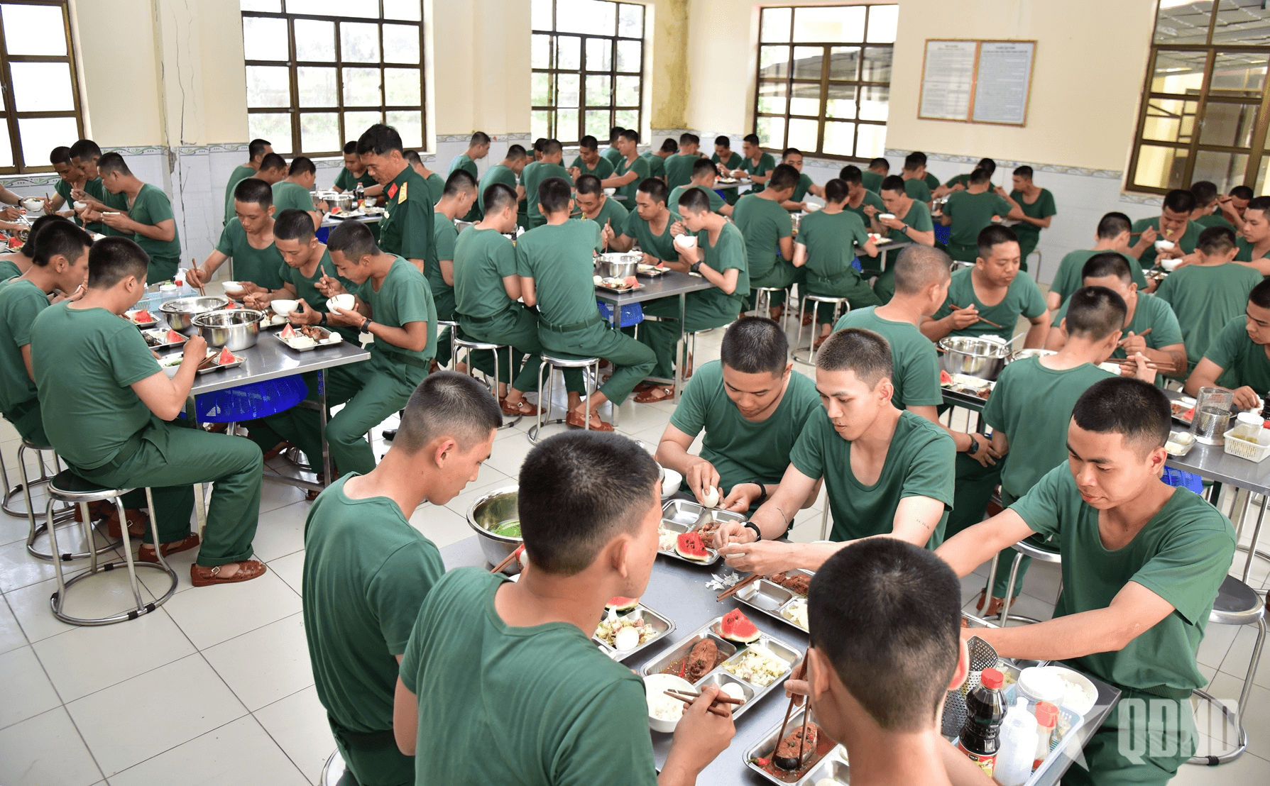 Tâm tình - Kiến nghị: Tăng năng suất, giảm phụ thuộc thực phẩm bên ngoài
