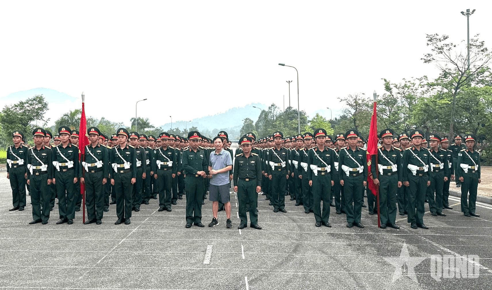 Thượng úy Lê Văn Bình trả lại 4,2 triệu đồng cho người đánh rơi