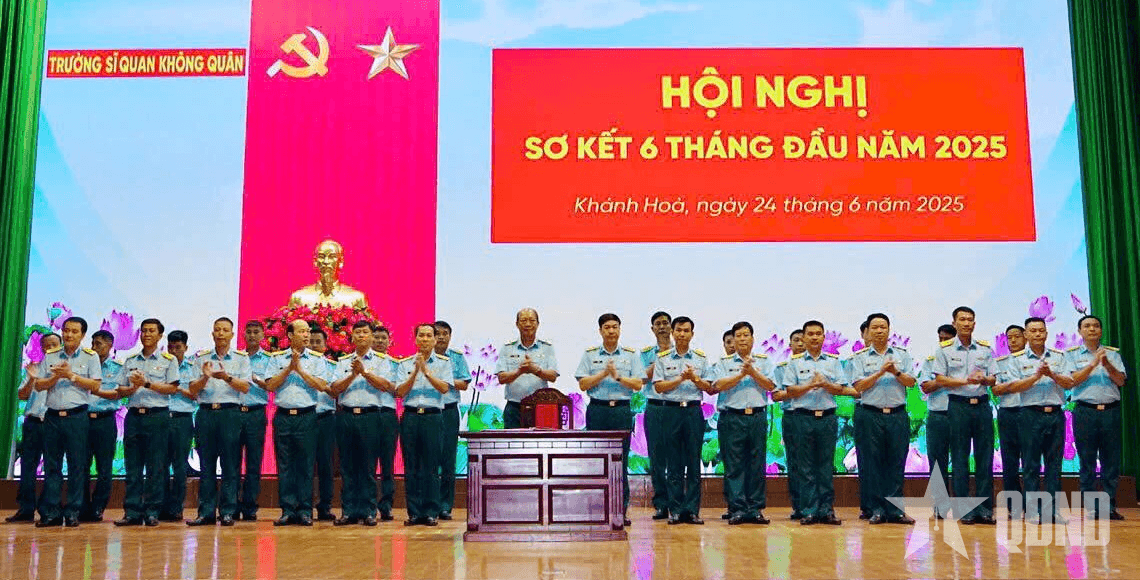 Trường Sĩ quan Không quân sơ kết công tác 6 tháng đầu năm