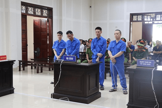 Phạt tù 4 bị cáo mua bán trái phép ma túy