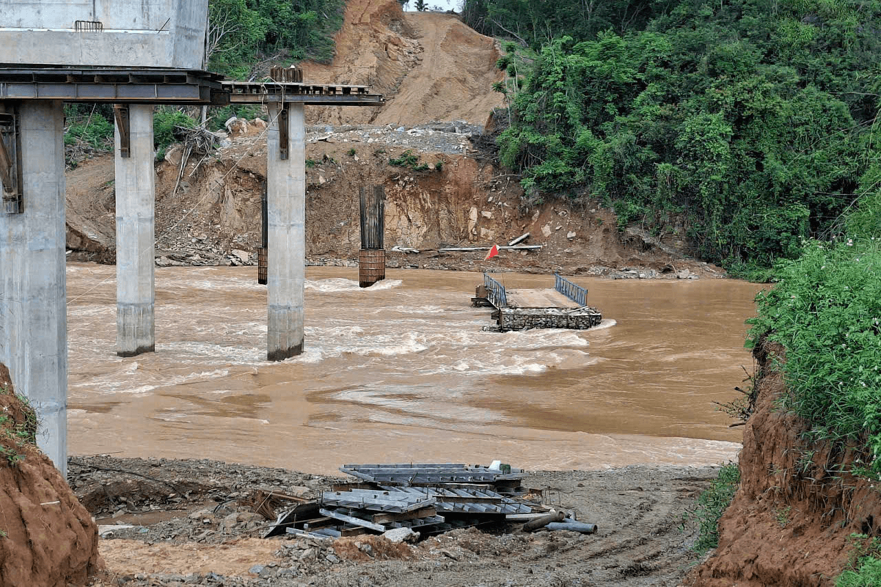 Khẩn trương khắc phục hậu quả mưa lũ tại cao tốc Đồng Đăng - Trà Lĩnh