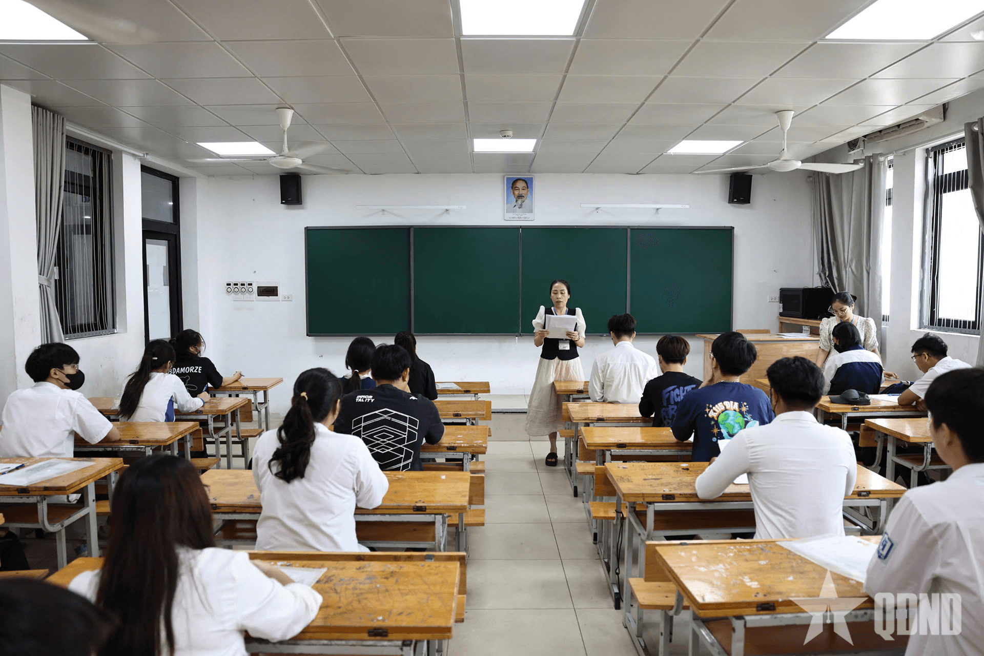 15 thí sinh bị đình chỉ sau ngày thi đầu tiên