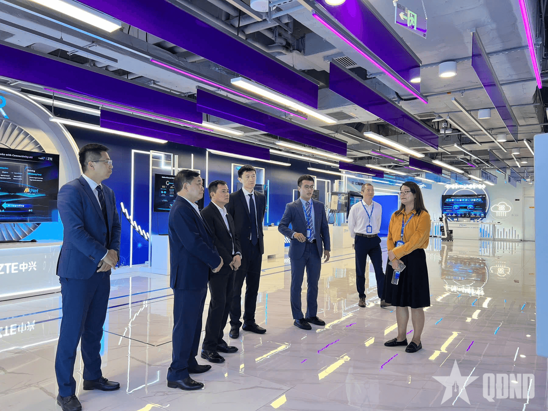 Thượng tướng Hoàng Xuân Chiến thăm tập đoàn Huawei và ZTE (Trung Quốc)