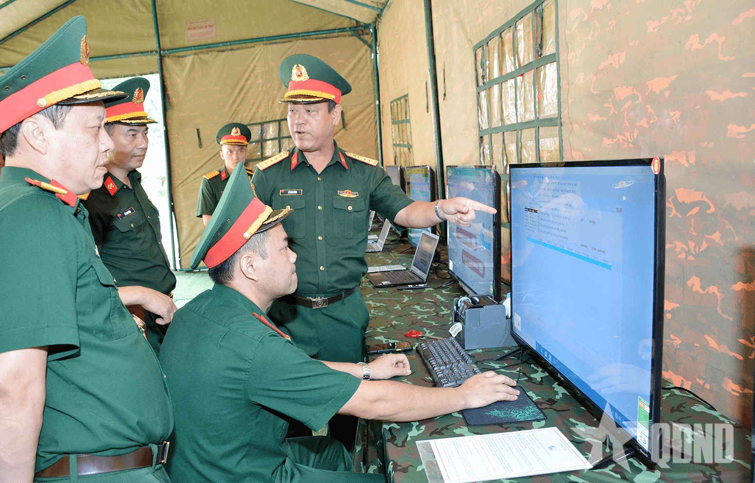Quân đội tích cực thi đua đổi mới sáng tạo và chuyển đổi số