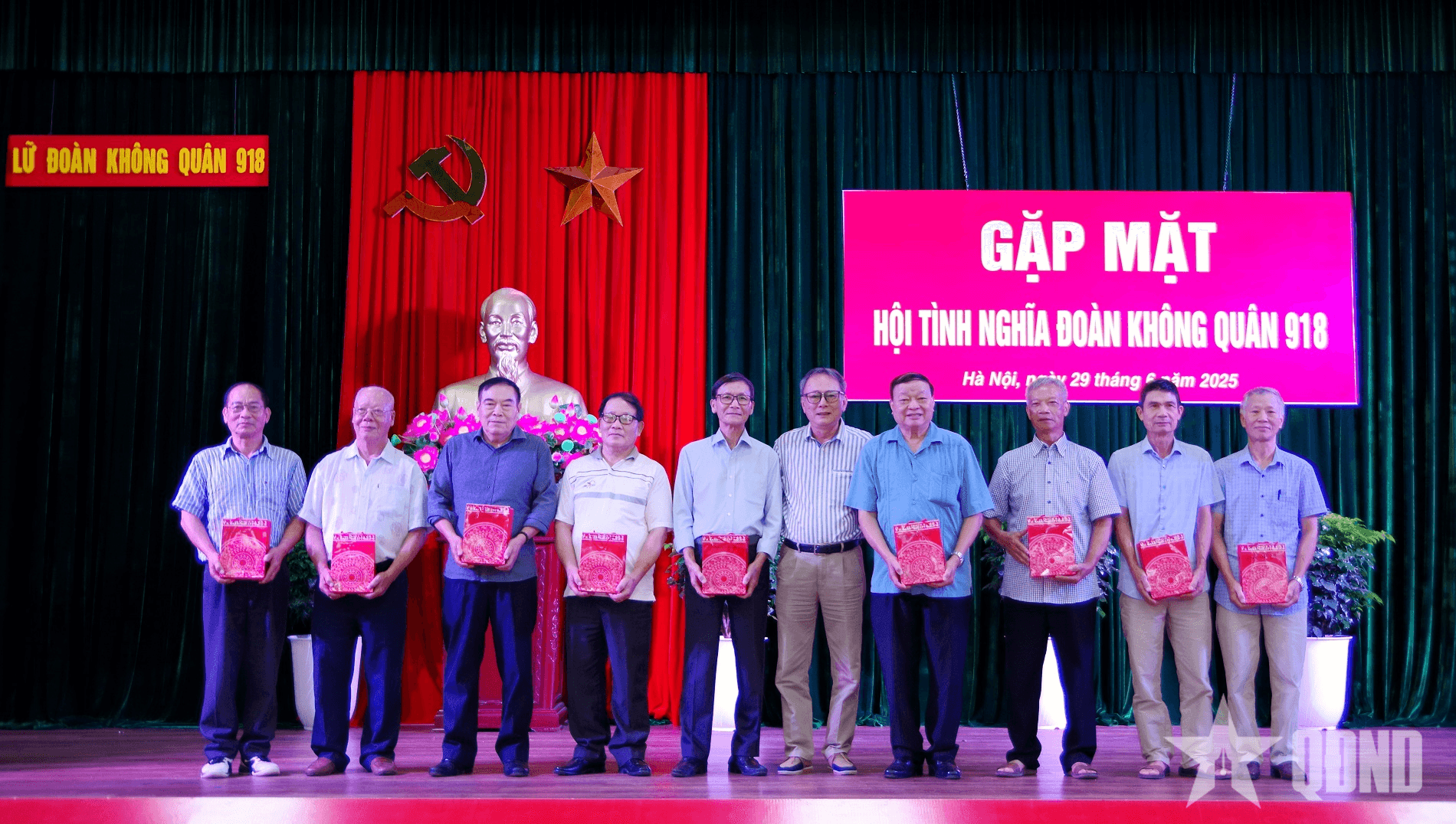 Gặp mặt Hội tình nghĩa Đoàn Không quân 918