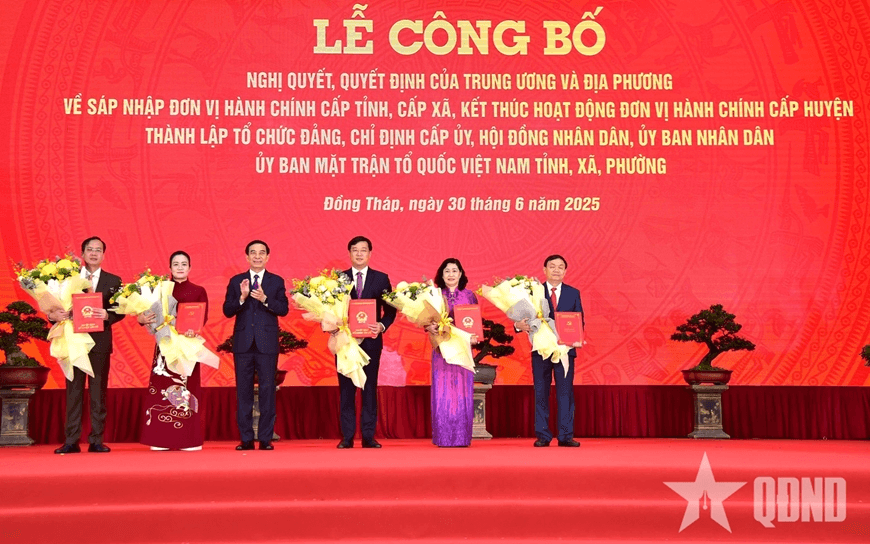 Đại tướng Phan Văn Giang dự, chỉ đạo Lễ công bố nghị quyết, quyết định về sáp nhập đơn vị hành chính tỉnh Đồng Tháp