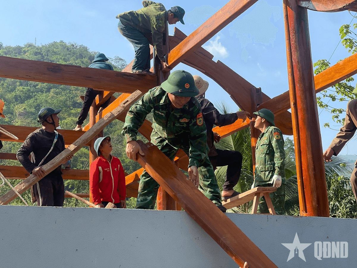Chung tay xóa nhà tạm, nhà dột nát