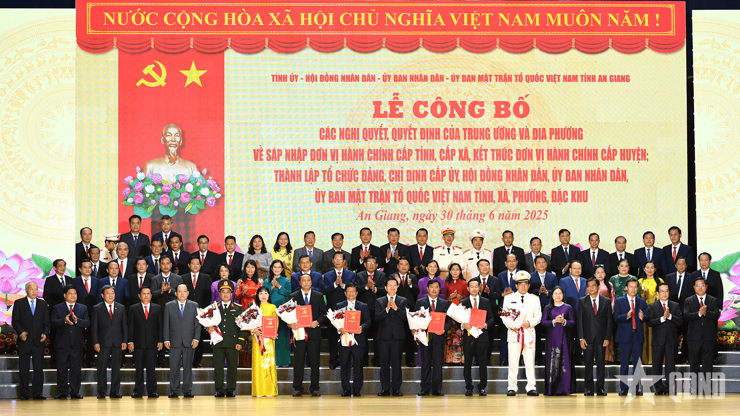Công bố nghị quyết sáp nhập đơn vị hành chính tỉnh An Giang