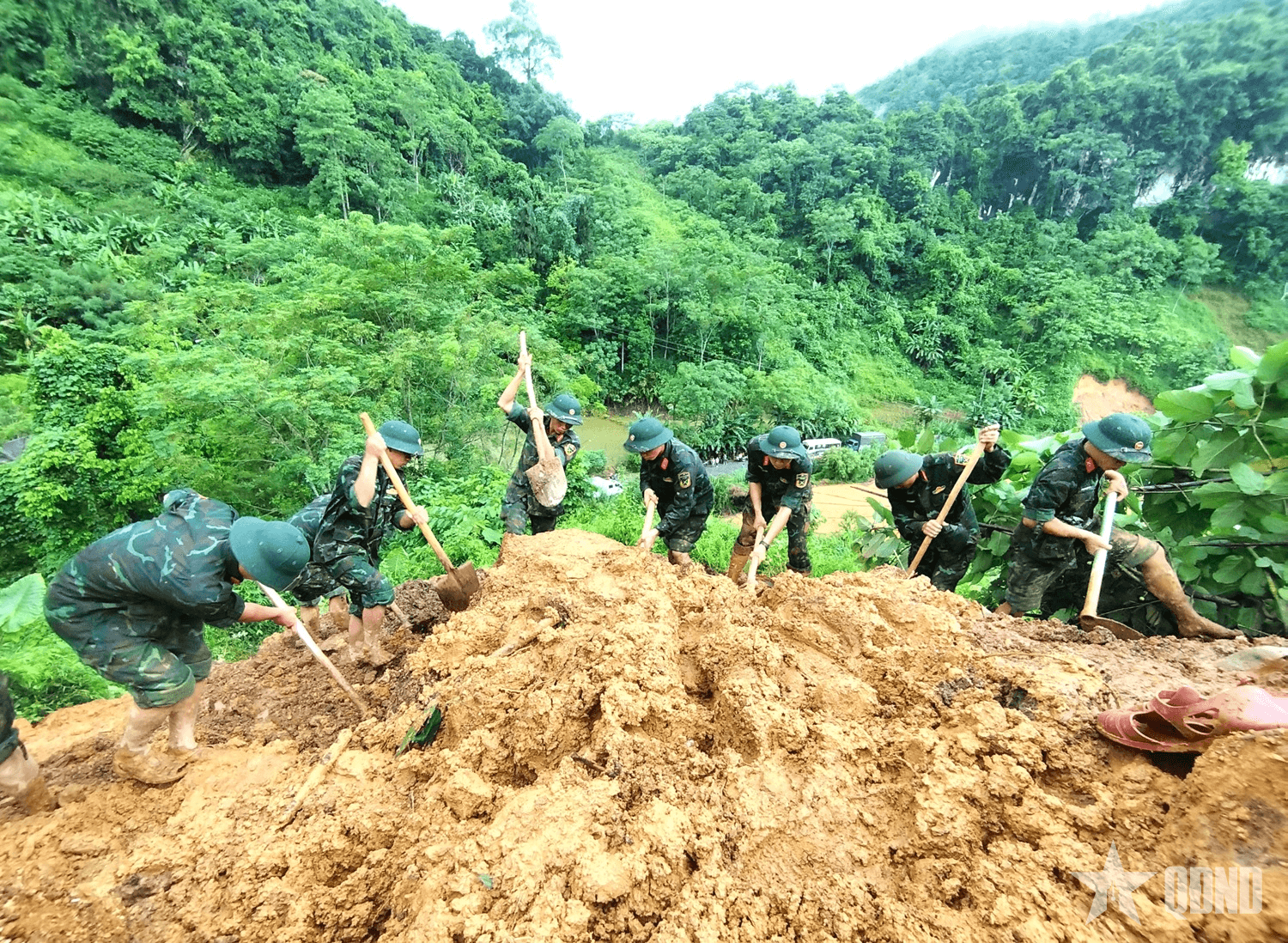 Bộ đội Cụ Hồ – Ánh sáng giữa mưa nguồn
