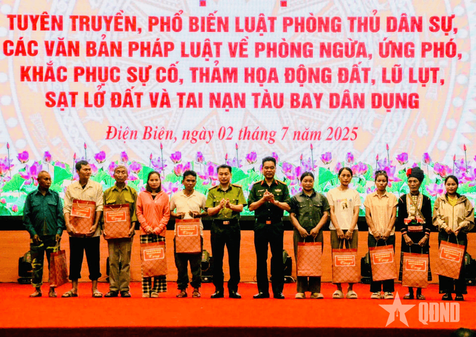 Điện Biên: Nâng cao nhận thức cho người dân về phòng thủ dân sự