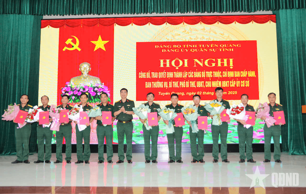 Đảng ủy Quân sự tỉnh Tuyên Quang tổ chức công bố, trao quyết định thành lập các Đảng bộ trực thuộc