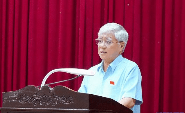 Chủ tịch Ủy ban Trung ương Mặt trận Tổ quốc Việt Nam Đỗ Văn Chiến tiếp xúc cử tri tại Nghệ An