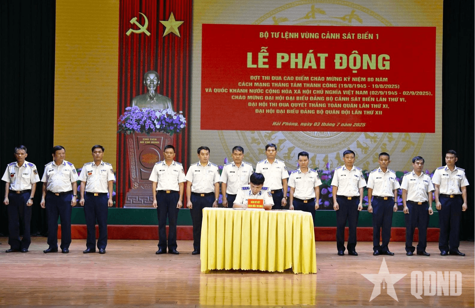Bộ tư lệnh Vùng Cảnh sát biển 1 “Phất cao cờ hồng tháng Tám”