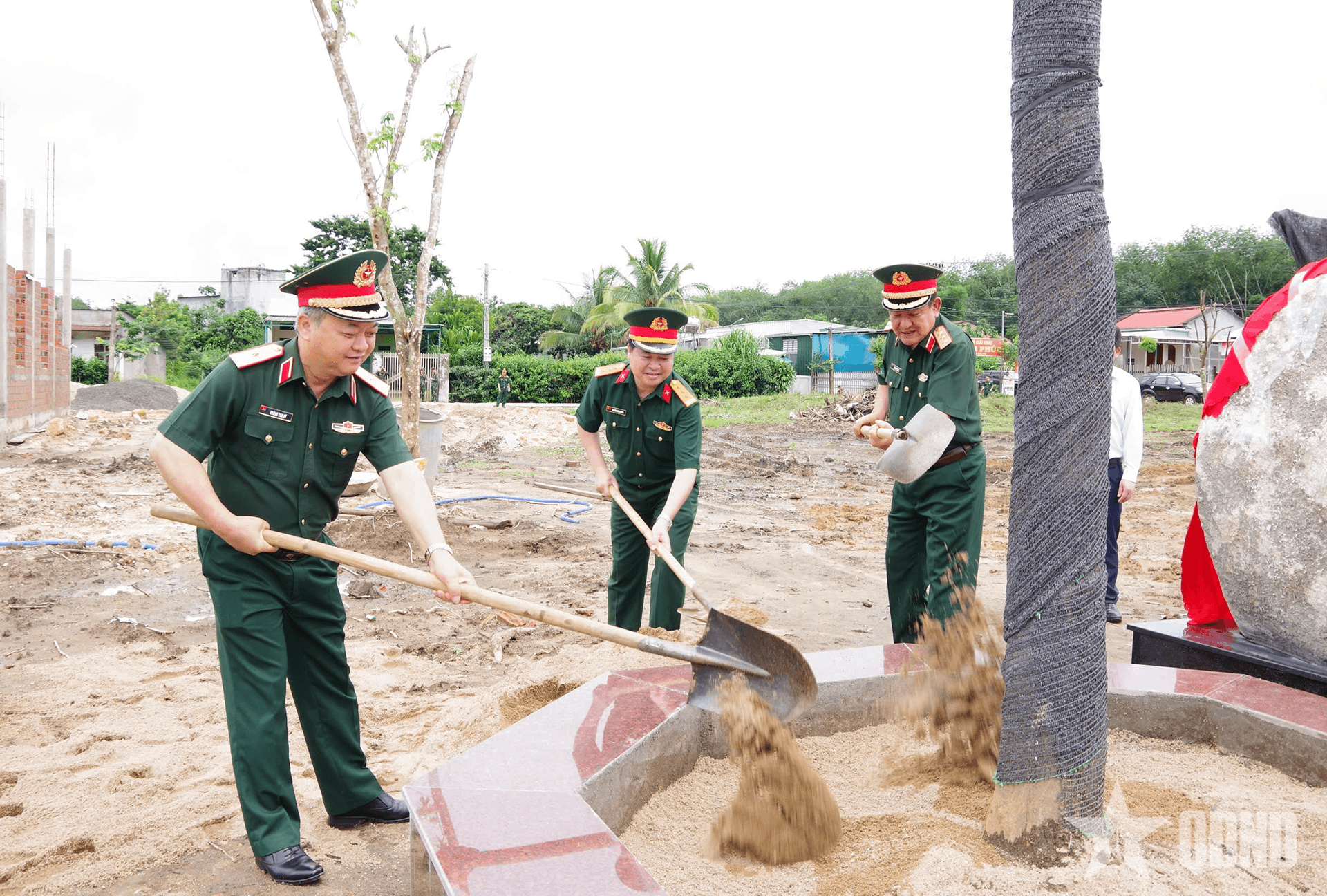 Thượng tướng Võ Minh Lương thăm, làm việc tại Công ty 732 (Binh đoàn 15)