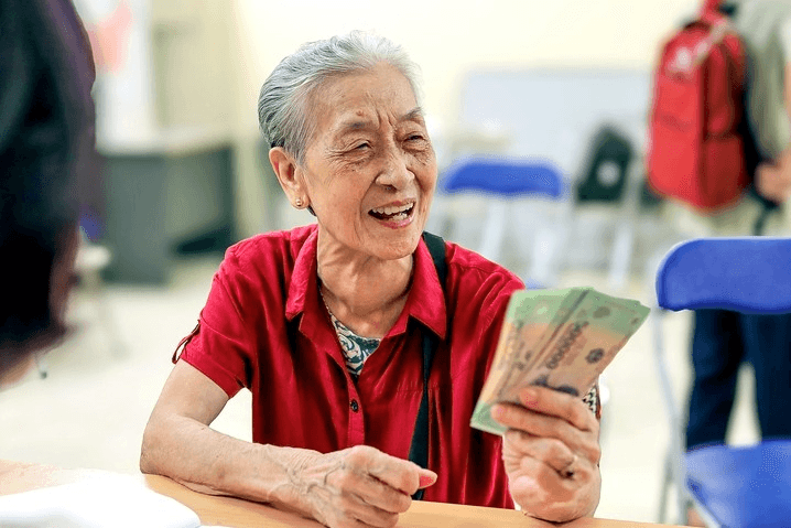 Người từ 75 tuổi không có lương hưu được trợ cấp hưu trí xã hội 500.000 đồng/tháng từ ngày 1-7-2025