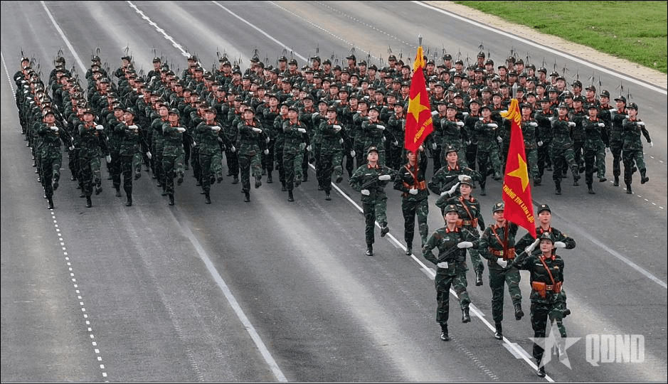 Nữ quân nhân Thủ đô tự hào tham gia diễu binh, diễu hành