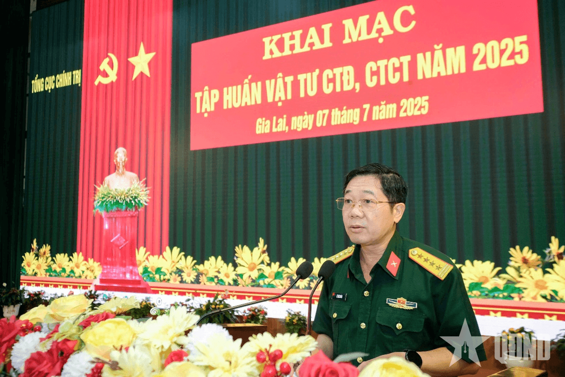 Quân đoàn 34 khai mạc lớp tập huấn vật tư công tác Đảng, công tác chính trị