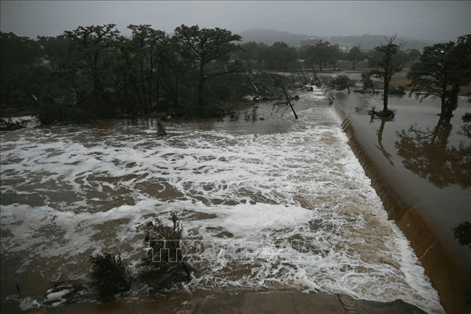 Mỹ: Hơn 100 người thiệt mạng do lũ lụt nghiêm trọng tại bang Texas