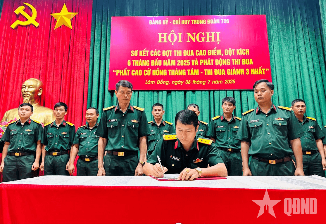 Trung đoàn 726 phát động thi đua “Phất cao cờ hồng Tháng Tám - Thi đua giành 3 nhất"