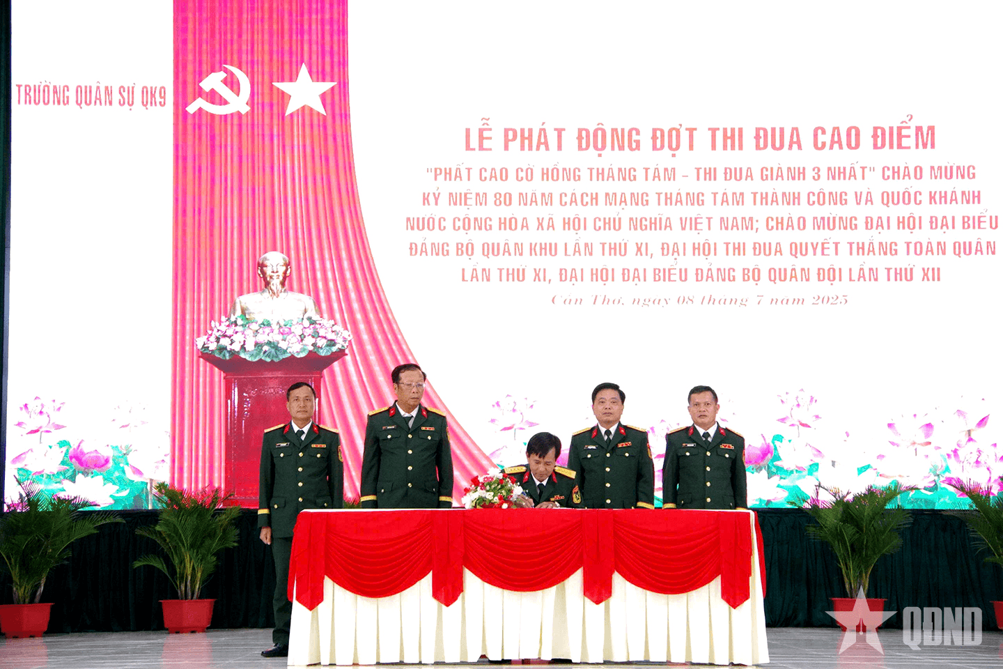 Trường Quân sự Quân khu 9: Phát động đợt thi đua cao điểm “phất cao cờ hồng Tháng Tám - Thi đua giành 3 nhất”
