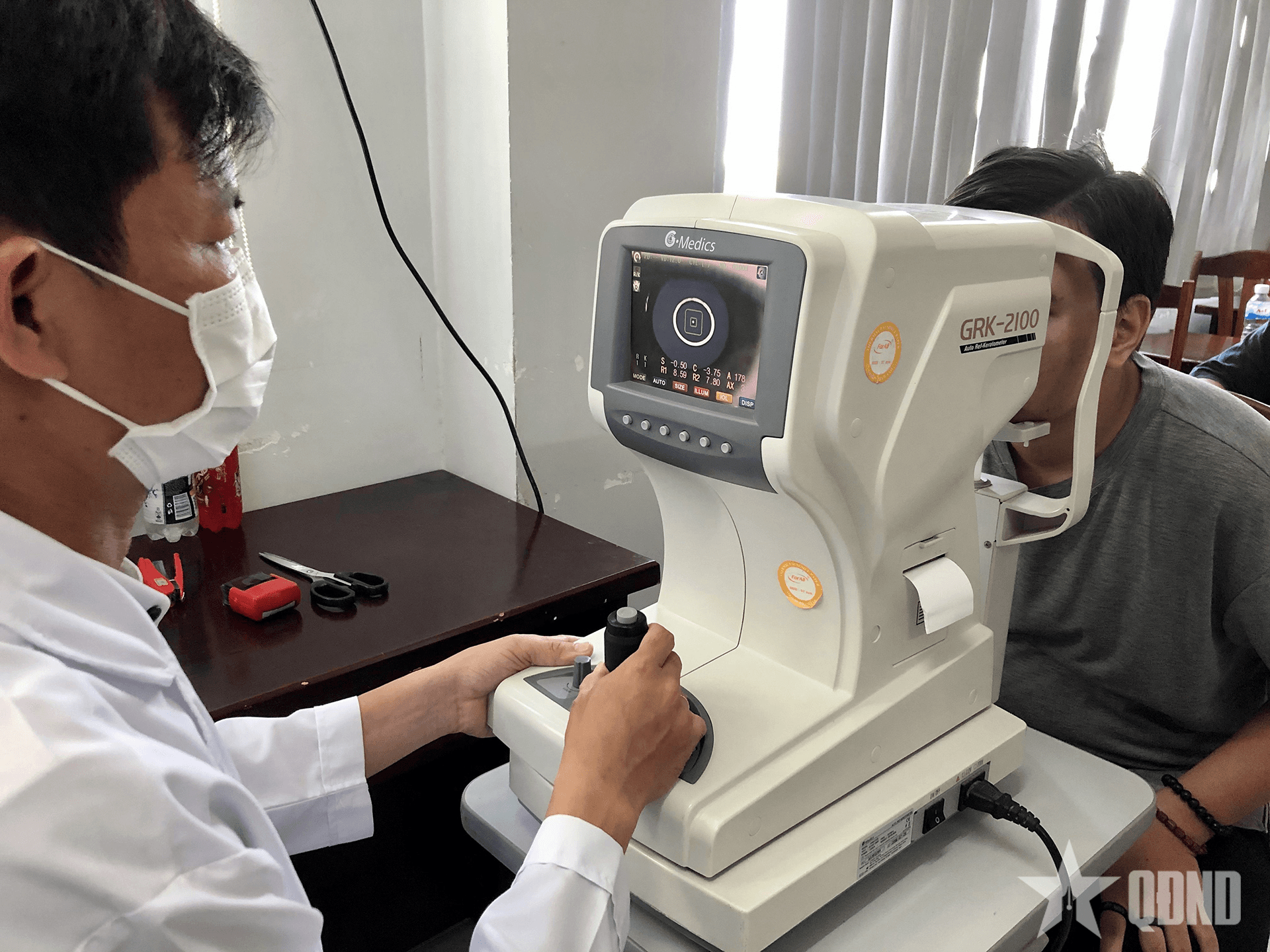 Không gọi nhập ngũ với công dân bị cận thị lớn hơn 1,5 diop trở lên