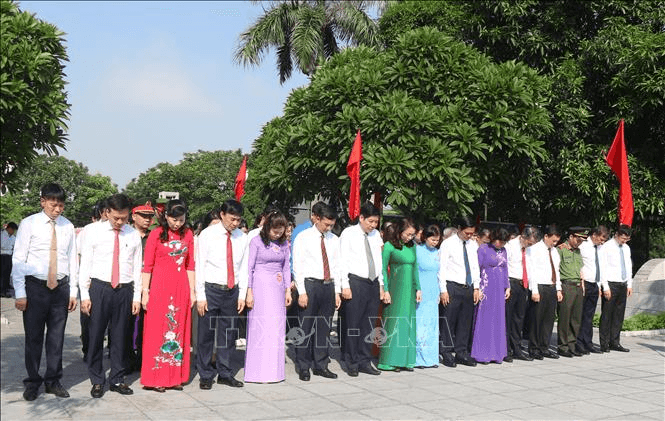 Dâng hương nhân kỷ niệm 113 năm Ngày sinh Tổng Bí thư Nguyễn Văn Cừ