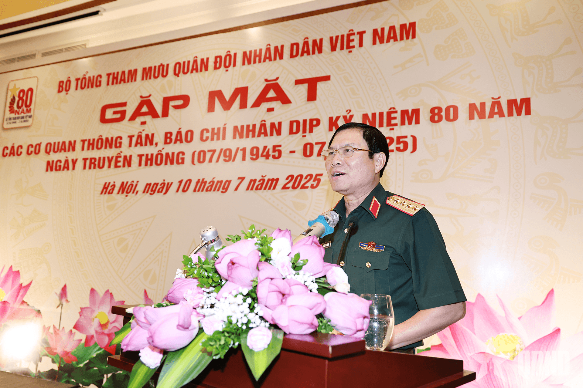 Đại tướng Nguyễn Tân Cương chủ trì gặp mặt báo chí nhân kỷ niệm 80 năm Ngày truyền thống Bộ Tổng Tham mưu