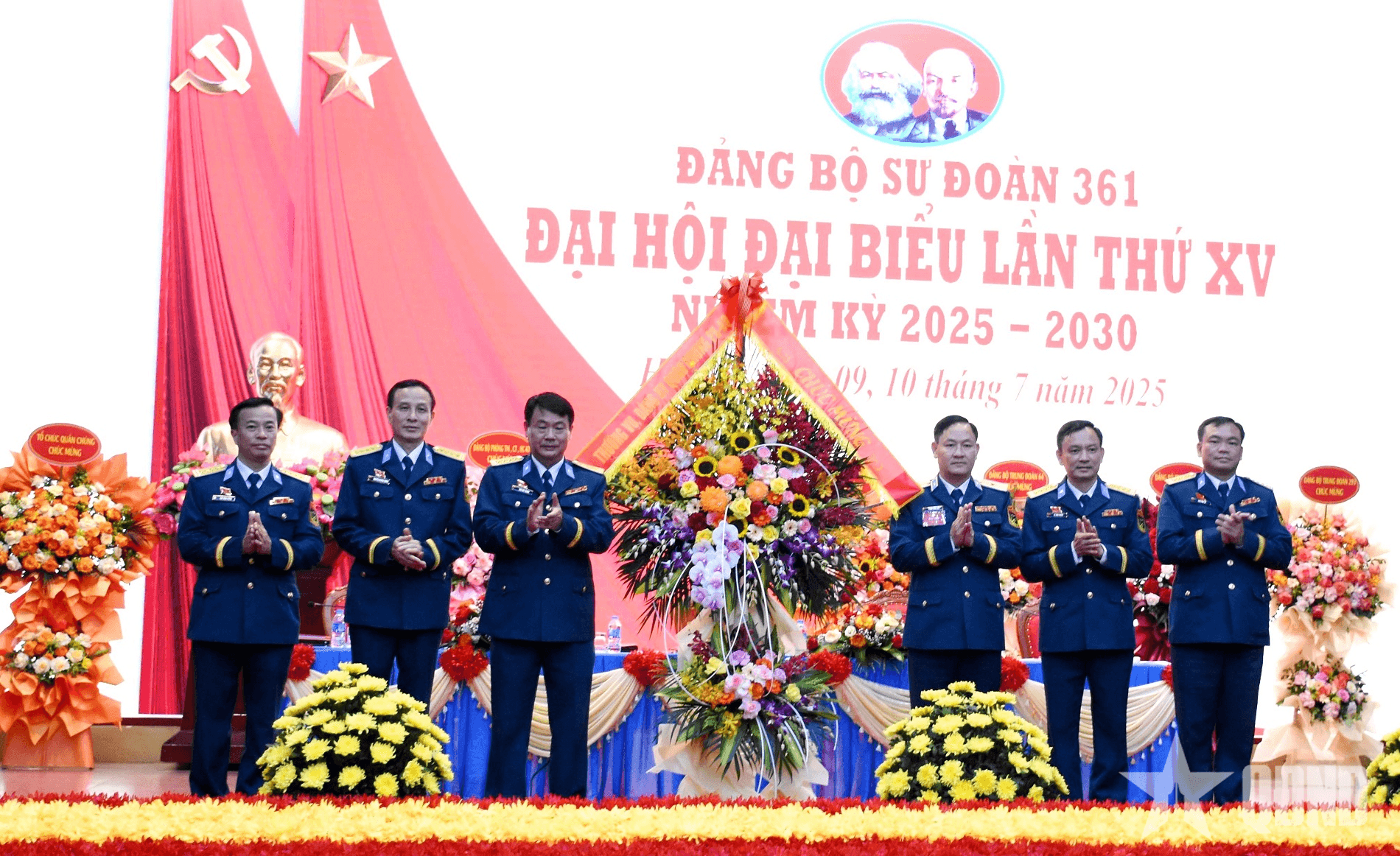 Đảng bộ Sư đoàn 361 lãnh đạo nâng cao khả năng sẵn sàng chiến đấu, quản lý chặt chẽ vùng trời