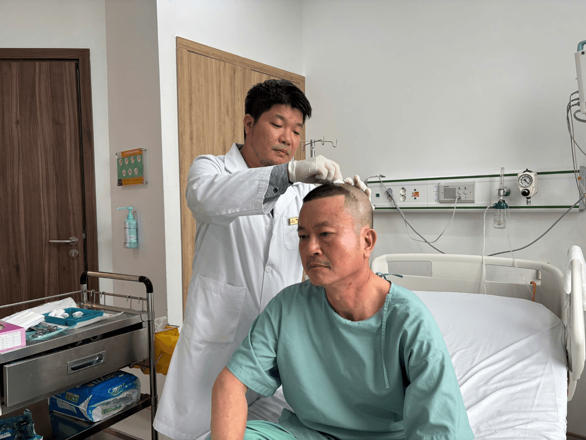 Vinmec Phú Quốc phẫu thuật u não khẩn cấp thành công cho du khách ngay trên đảo