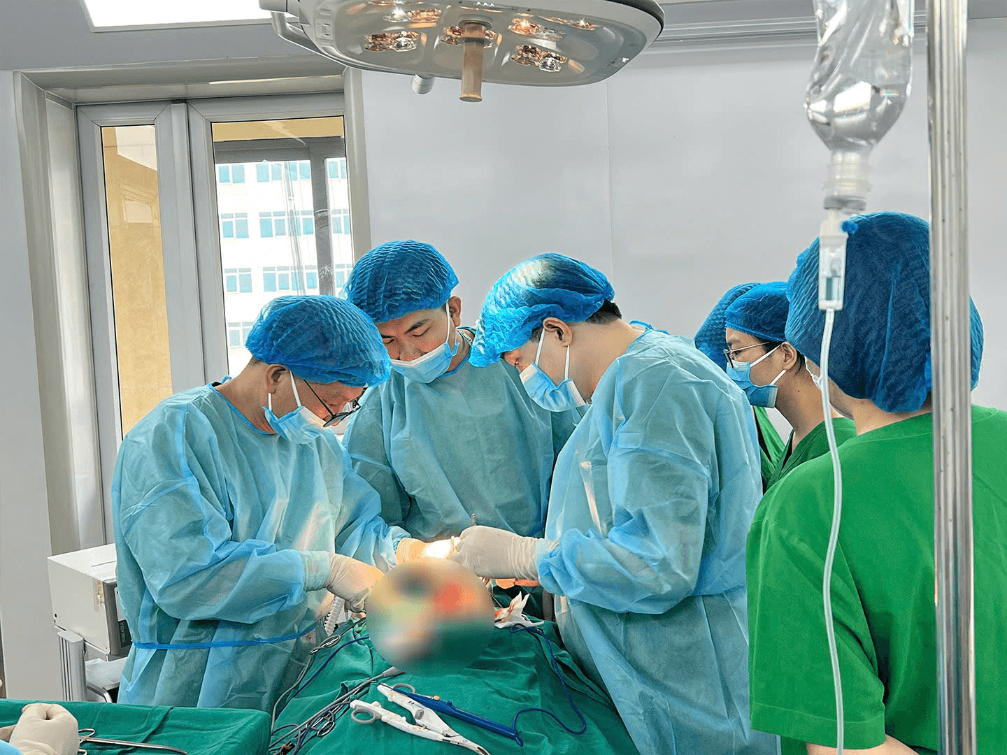 Bệnh viện Ung Bướu Hà Nội: Cứu sống bệnh nhân suy tim có khối u hiếm gặp