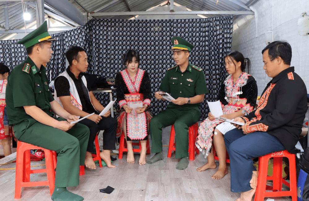 Phát huy "tai mắt" dân bản qua internet