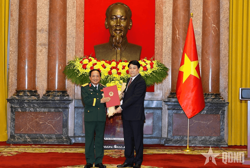 Chủ tịch nước trao Quyết định thăng quân hàm; cấp bậc hàm Đại tướng, Thượng tướng đối với các đồng chí sĩ quan Quân đội nhân dân và Công an nhân dân