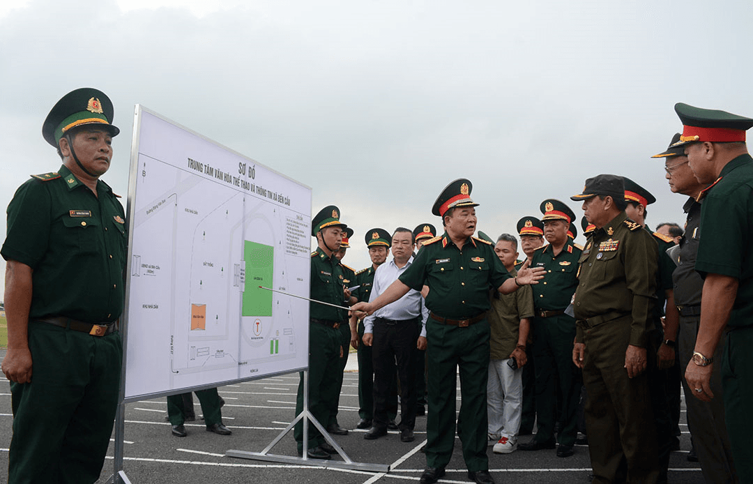 Thượng tướng Hoàng Xuân Chiến kiểm tra công tác chuẩn bị Giao lưu hữu nghị quốc phòng biên giới Việt Nam - Campuchia