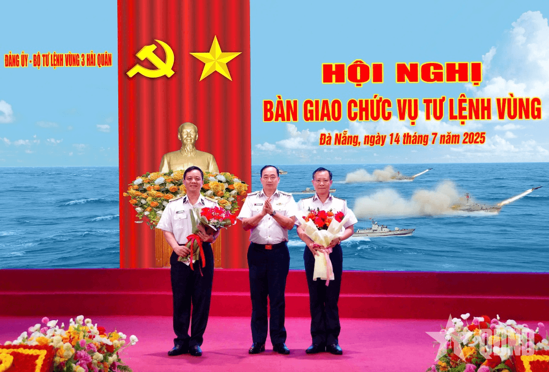 Hội nghị bàn giao chức vụ Tư lệnh Vùng 3 Hải quân