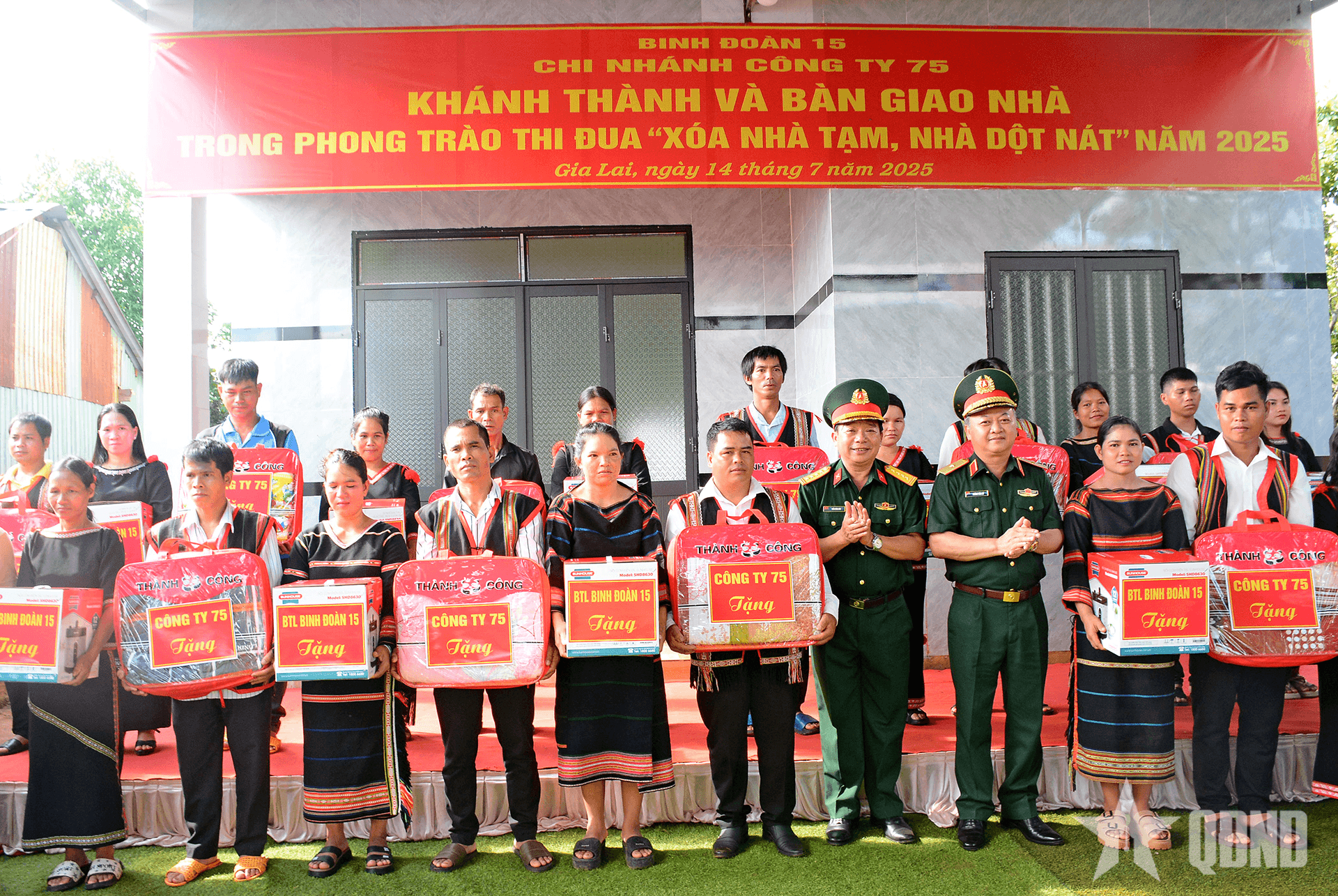 Công ty 75 (Binh đoàn 15) khánh thành, bàn giao 22 căn nhà tặng người lao động