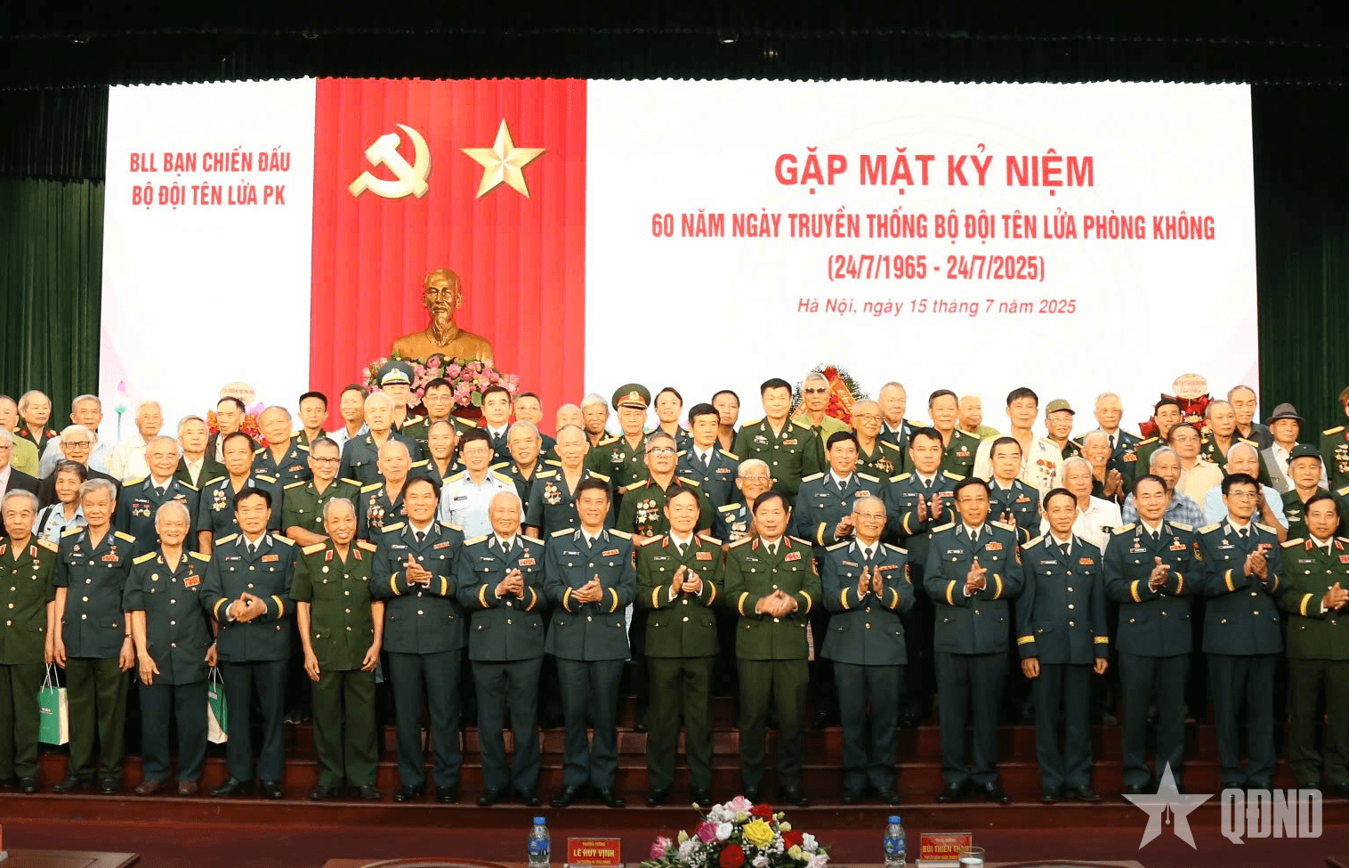 Gặp mặt kỷ niệm 60 năm Ngày truyền thống Bộ đội Tên lửa Phòng không