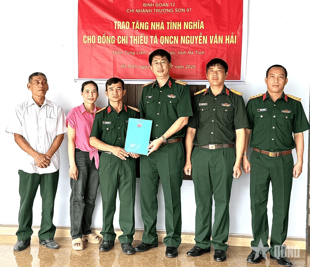 Binh đoàn 12: Chi nhánh Trường Sơn 97 trao tặng nhà tình nghĩa