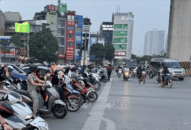 Chuyển đổi xe xăng sang xe điện: Tính toán phương án hỗ trợ người dân