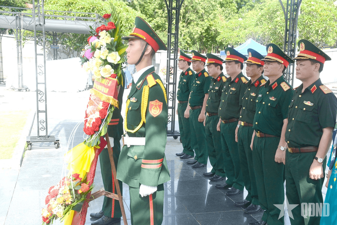 Trung tướng Phạm Trường Sơn tri ân, tặng quà đối tượng chính sách tại tỉnh Quảng Trị