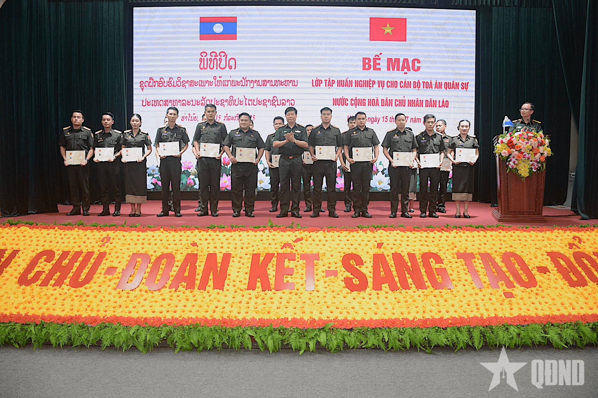 Bế mạc lớp tập huấn nghiệp vụ cho cán bộ Tòa án Quân sự Lào