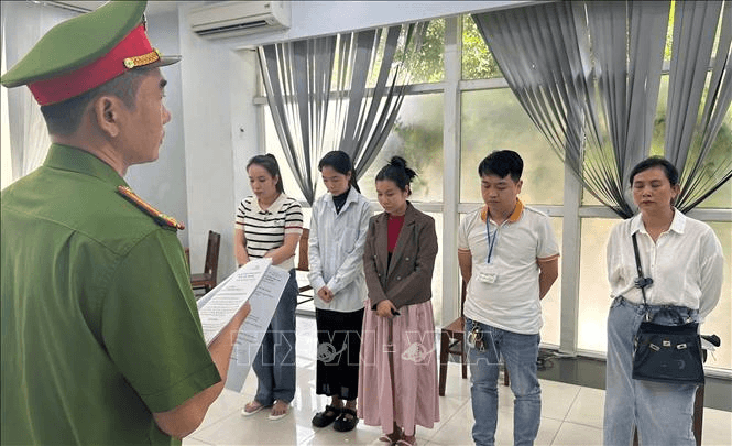 Đà Nẵng: Khởi tố 7 bị can ở phòng khám sử dụng bác sĩ “giả”