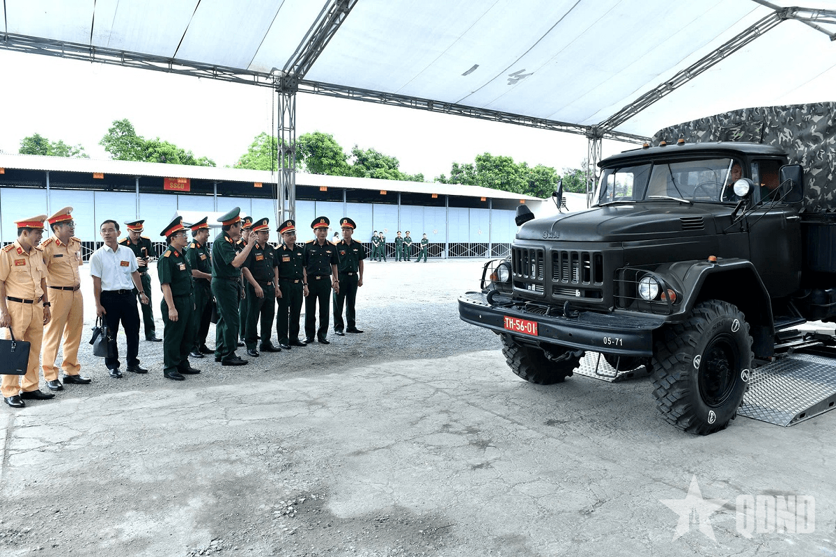 Đề cao trách nhiệm, bảo đảm tốt xe - máy, vận tải cho nhiệm vụ A80