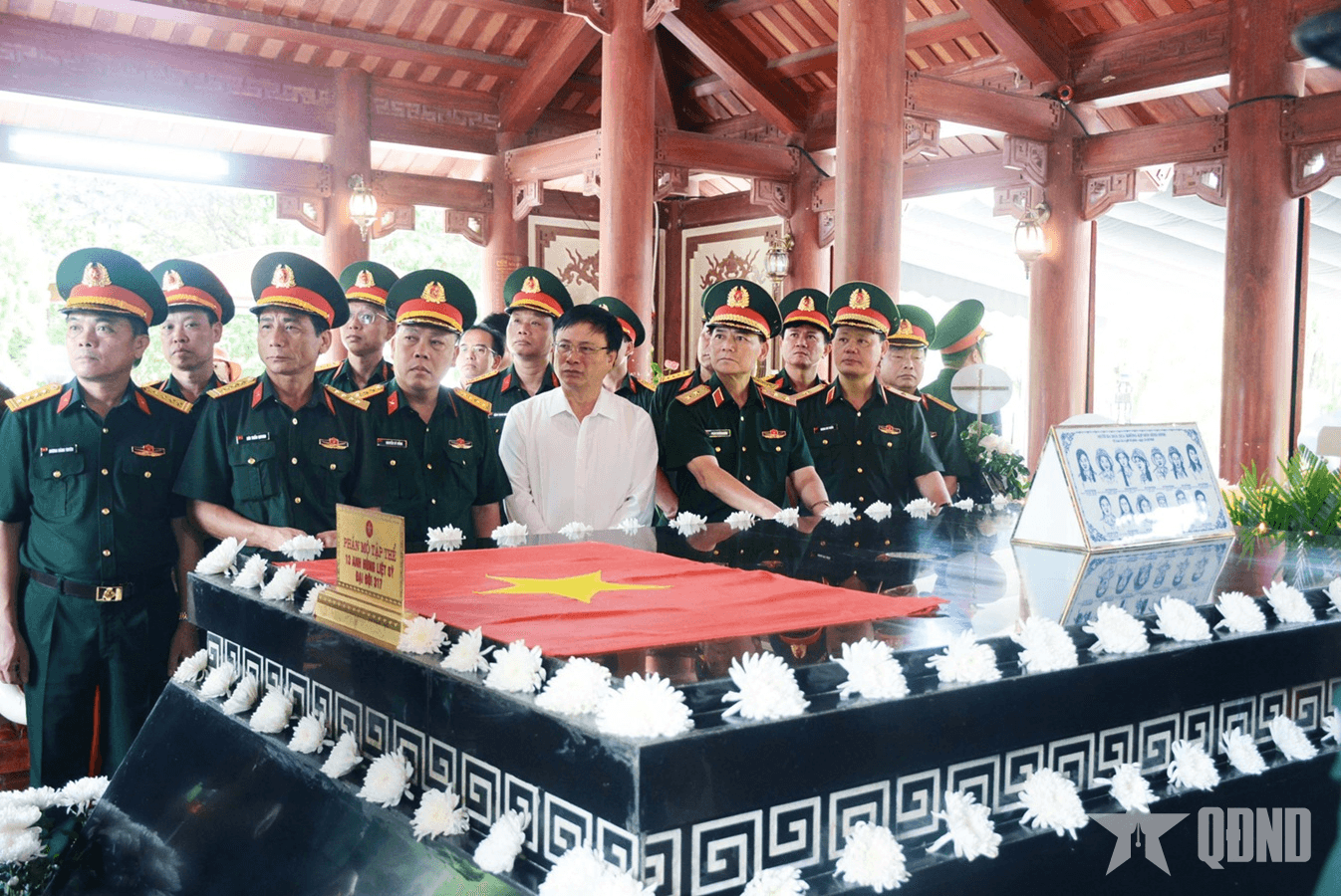 Trung tướng Phạm Trường Sơn tri ân, tưởng niệm Anh hùng liệt sĩ tại Nghệ An