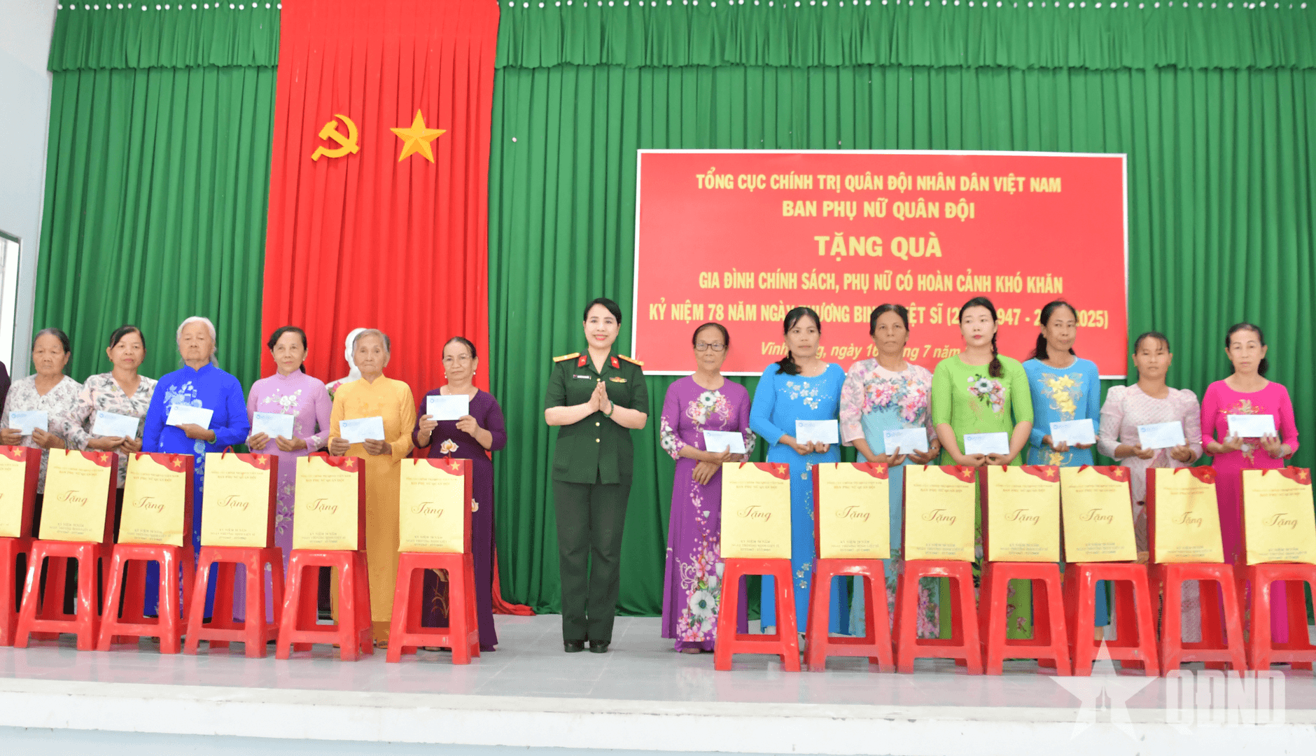 Ban Phụ nữ Quân đội tri ân các nữ lãnh đạo cách mạng, chăm lo gia đình chính sách