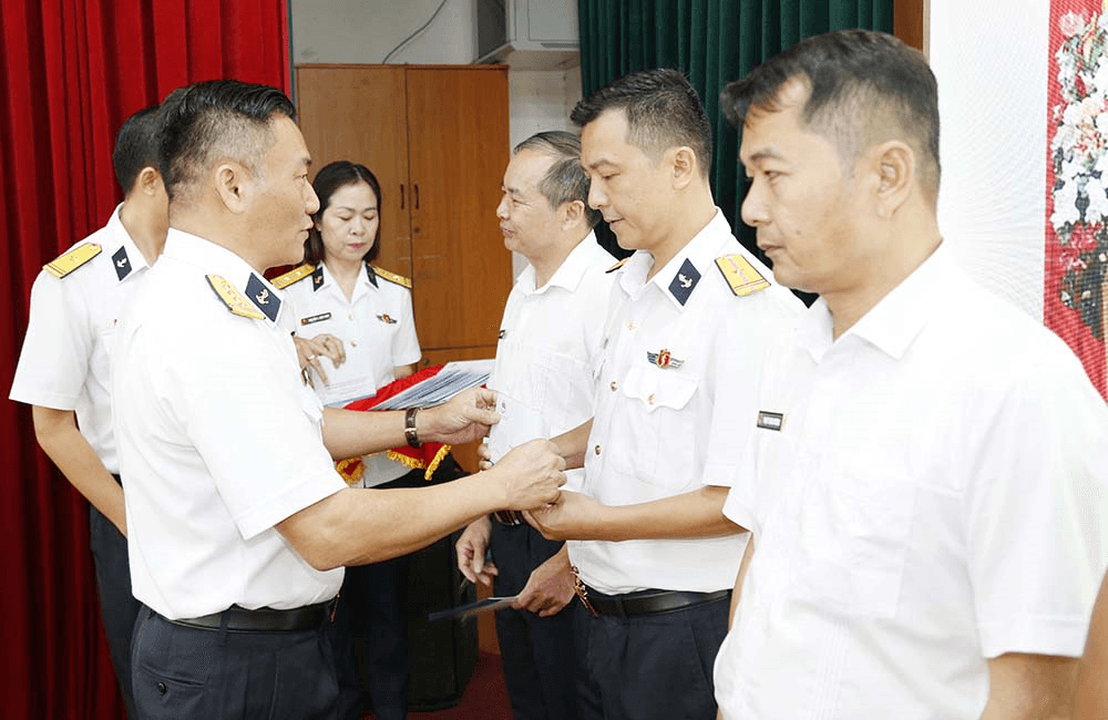Binh đoàn 20: Gặp mặt, tặng quà thương binh, con liệt sĩ