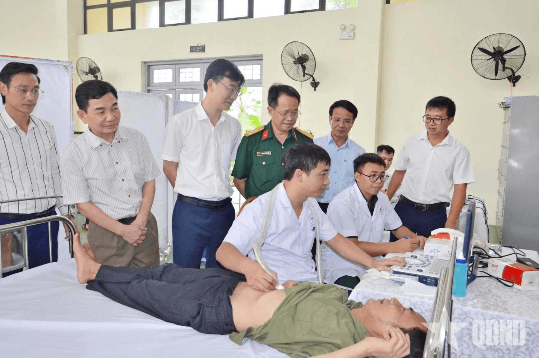 Bệnh viện Quân y 105 khám bệnh, cấp thuốc miễn phí cho các đối tượng chính sách