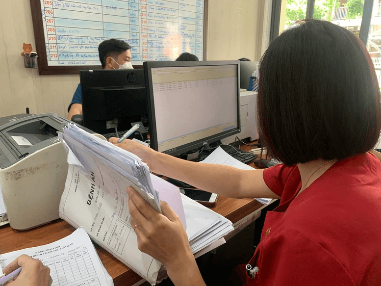 Người bệnh đang điều trị trước ngày 21-7-2025 vẫn được sử dụng bệnh án giấy