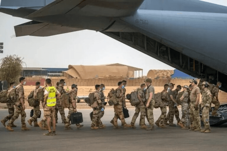Pháp rút toàn bộ lực lượng quân sự khỏi Senegal