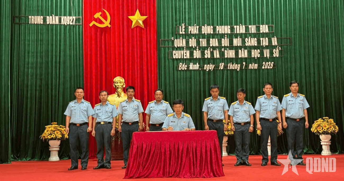 Trung đoàn 927 phát động Phong trào thi đua “Quân đội thi đua đổi mới sáng tạo và chuyển đổi số” và “Bình dân học vụ số”