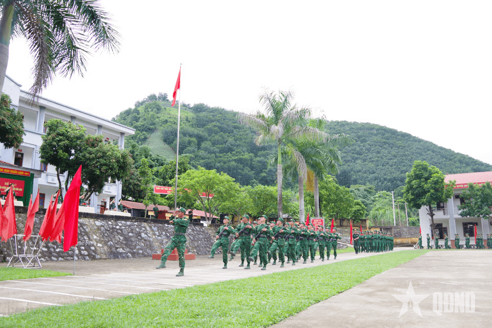 Ban chỉ huy Bộ đội Biên phòng tỉnh Điện Biên bế giảng khóa huấn luyện chiến sĩ mới năm 2025